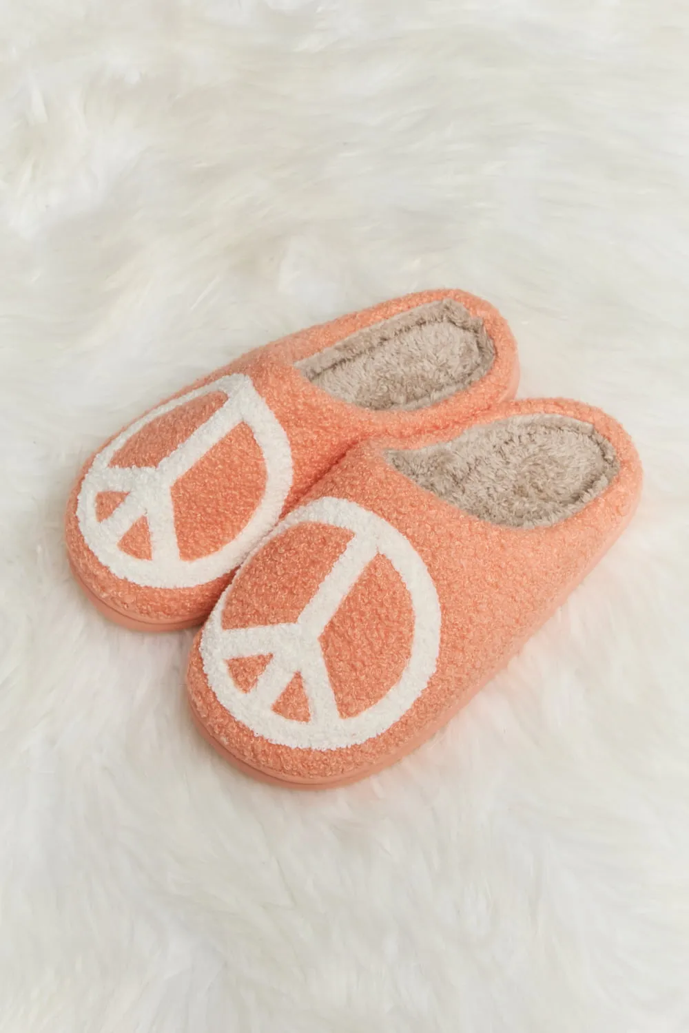 * APP EXCLUSIVE* Strawberry Plush Slide Slippers