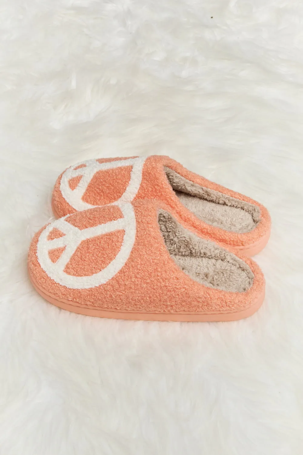 * APP EXCLUSIVE* Strawberry Plush Slide Slippers