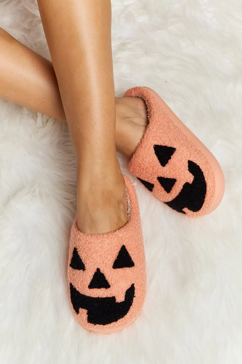 * APP EXCLUSIVE* Strawberry Plush Slide Slippers