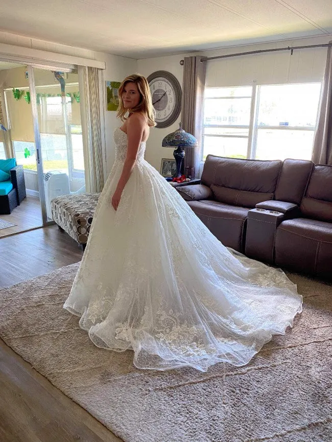 Beautiful Long A-line Off-the-shoulder Lace Appliques Wedding Dress with Beads