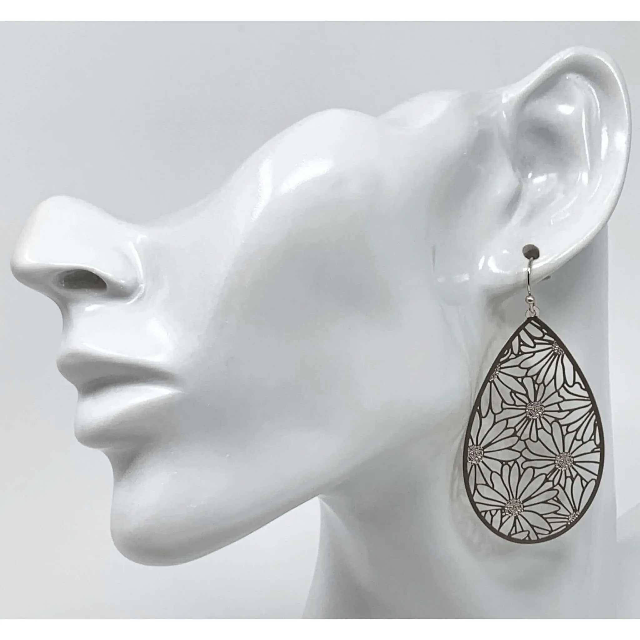 Daisy Teardrop Earrings: Gold & Silver Designs