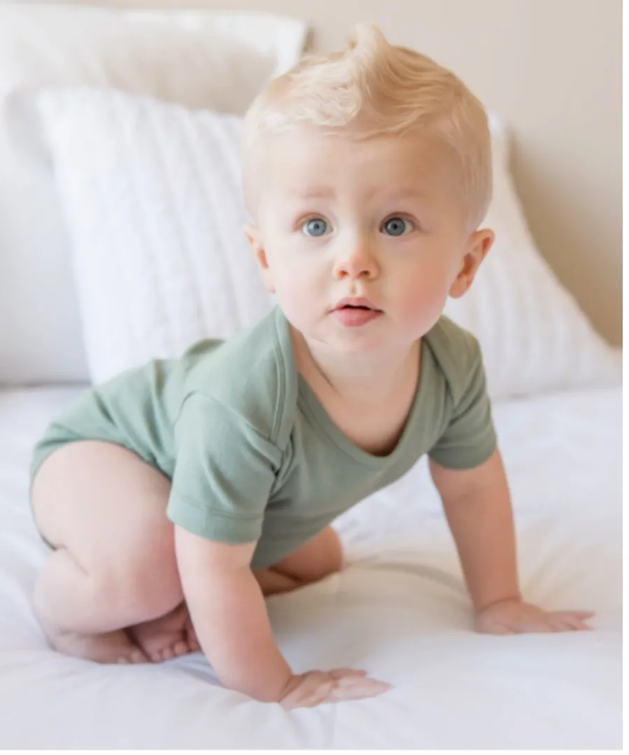 Organic Short-Sleeved Body Suit in Rust