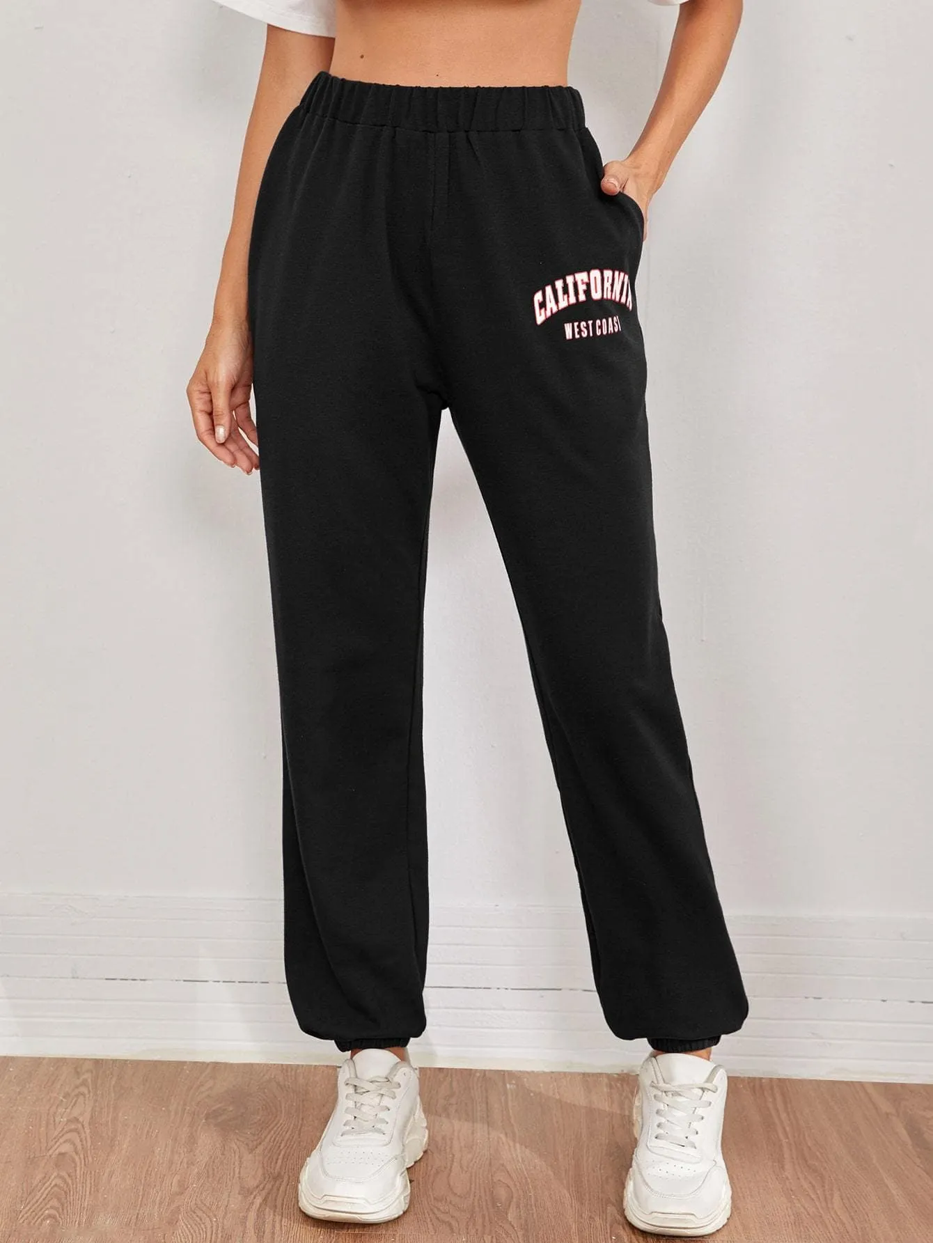 Sporty High Elastic Waist Letter Graphic Slant Pocket Joggers Sweatpants