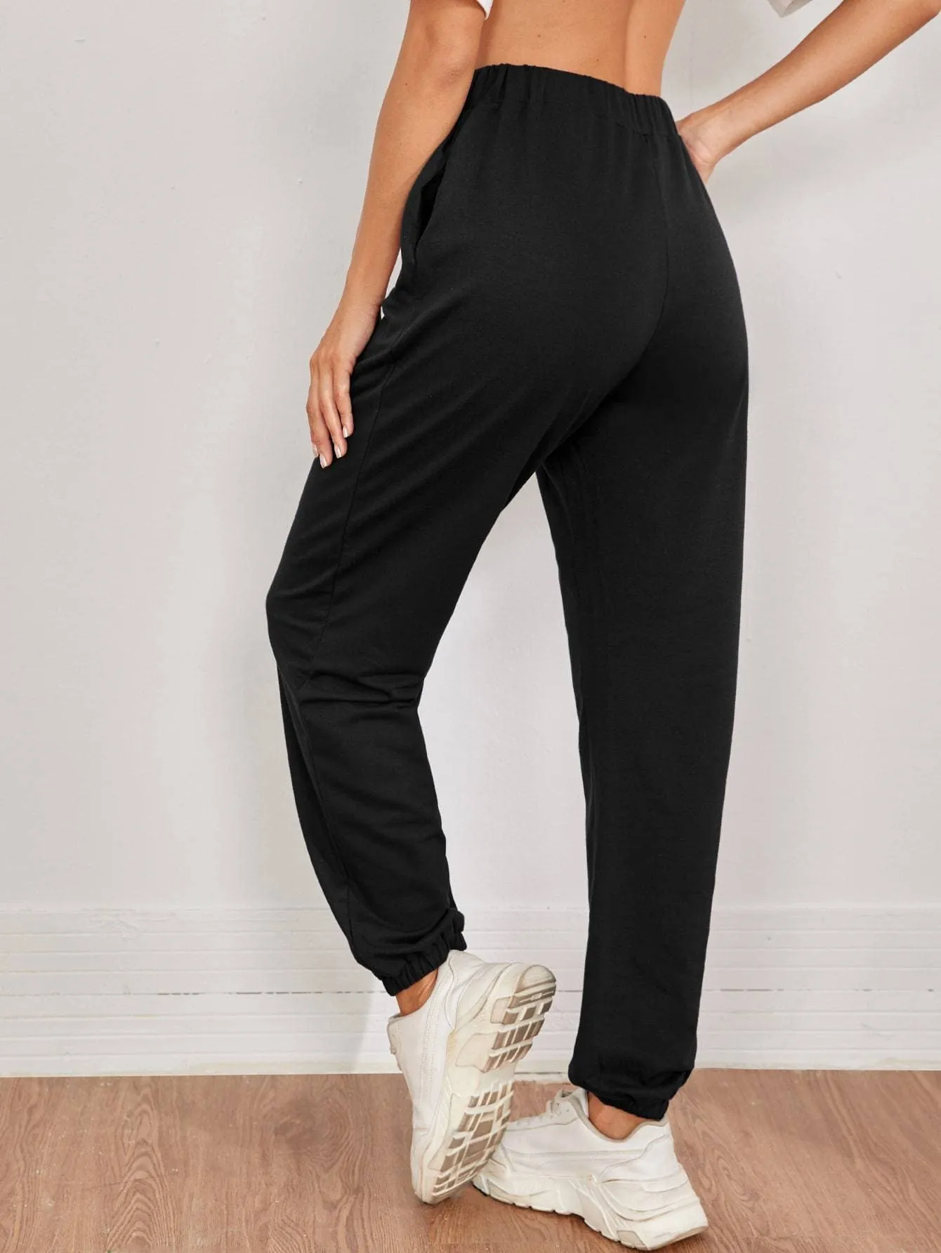 Sporty High Elastic Waist Letter Graphic Slant Pocket Joggers Sweatpants