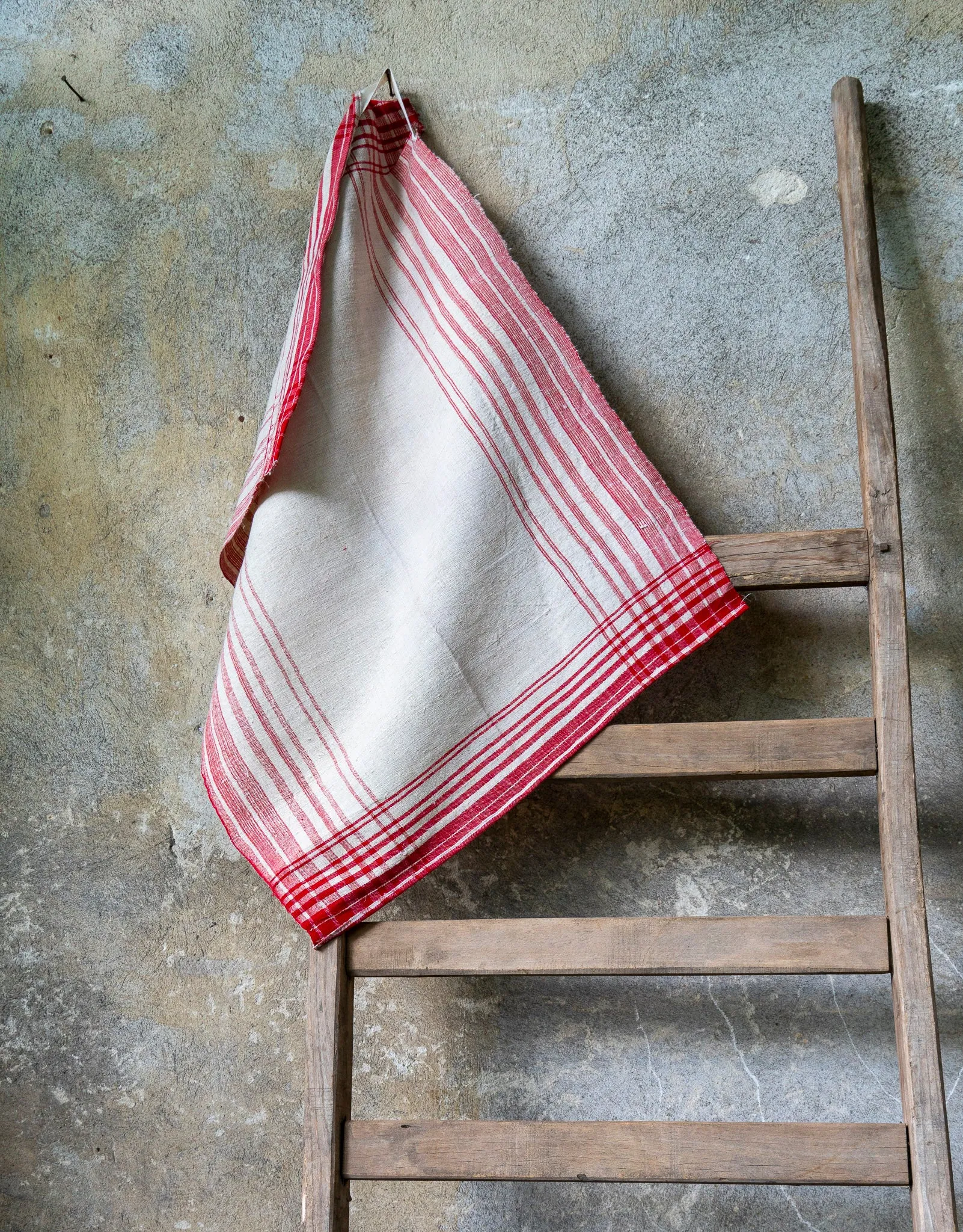 Towel: Handwoven antique Hungarian hemp - T77